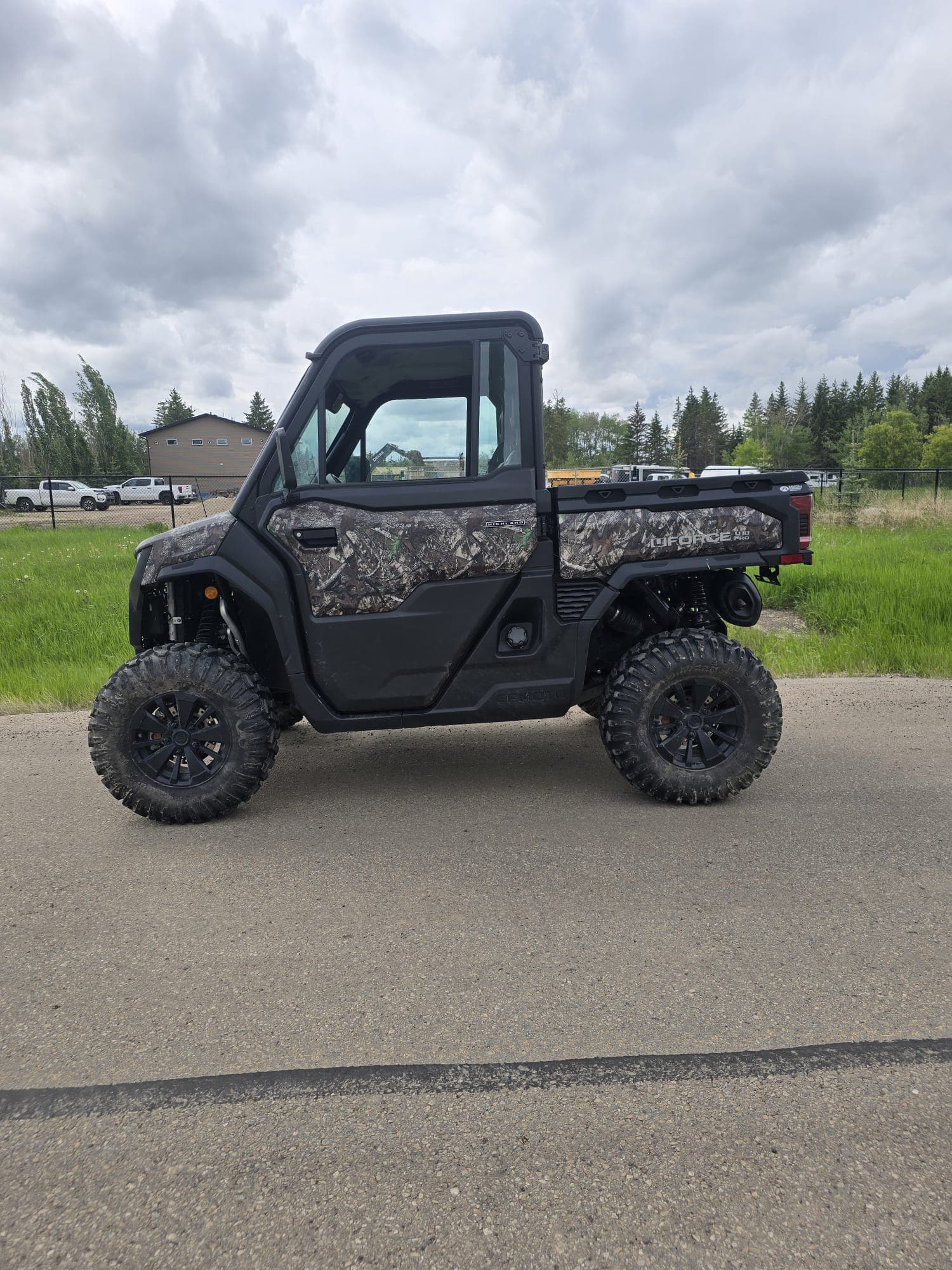 2025 CF MOTO UFORCE U10 PRO HIGHLAND - Image 4