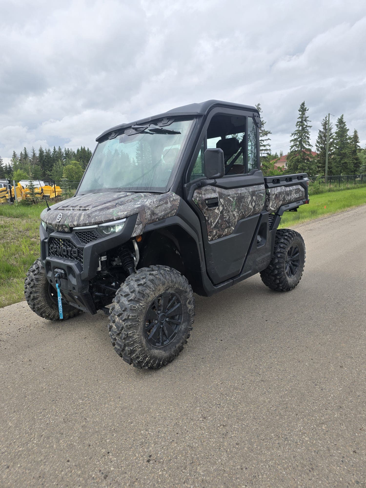 2025 CF MOTO UFORCE U10 PRO HIGHLAND - Image 2